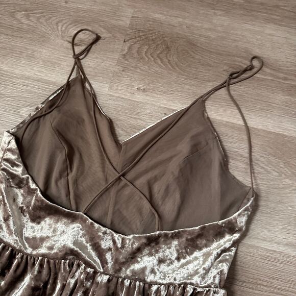 Urban outfitters crushed velvet Vanessa romper size Large silence noise - Picture 5 of 11